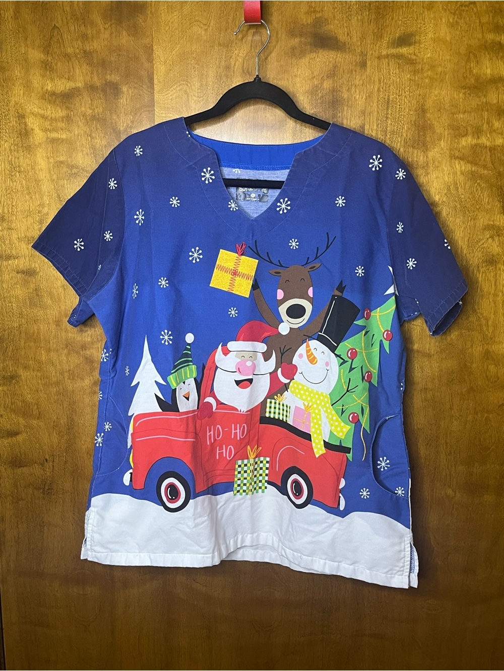 Butter-Soft Christmas Holiday Scrub Top Women’s Large Santa Snowman Reindeer